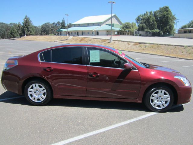 Nissan Altima Pickupslt Quad Cab SWB 4WD 4x4 Truck Sedan