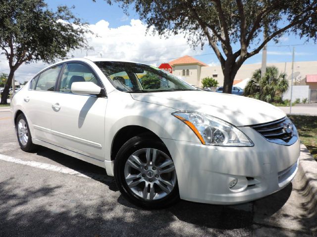 Nissan Altima 2010 photo 4