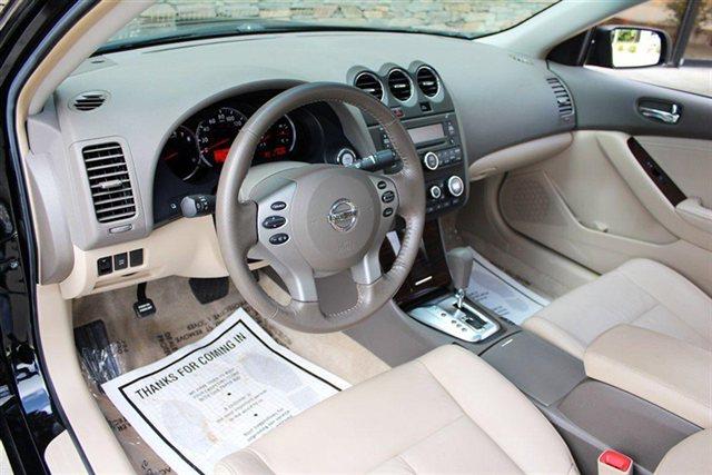 Nissan Altima 2010 photo 5