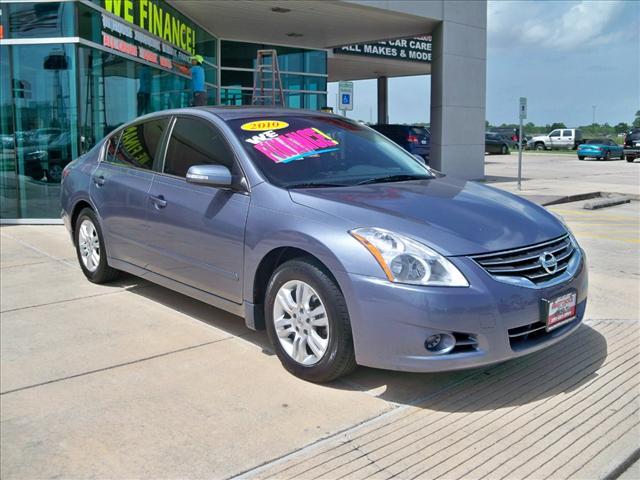 Nissan Altima 2010 photo 2