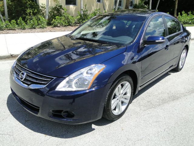 Nissan Altima 2010 photo 1