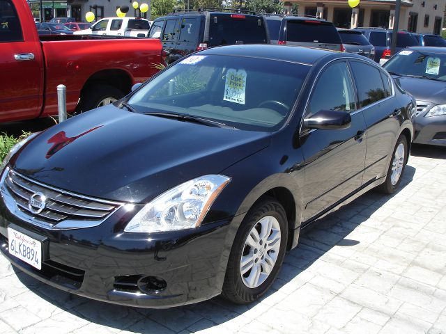 Nissan Altima Pickupslt Quad Cab SWB 4WD 4x4 Truck Sedan