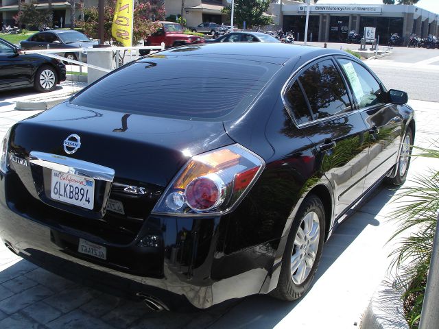 Nissan Altima 2010 photo 2