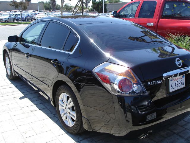 Nissan Altima 2010 photo 3