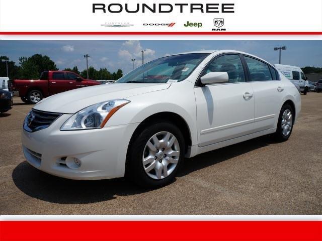 Nissan Altima 2010 photo 2