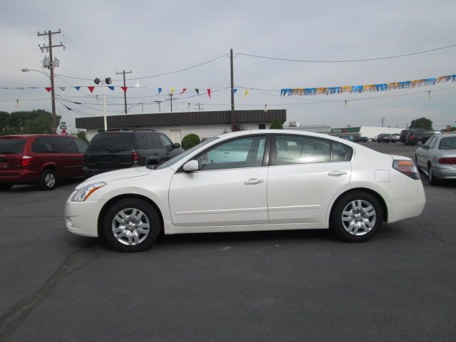 Nissan Altima 2010 photo 1