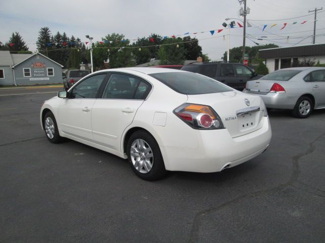 Nissan Altima 2010 photo 4