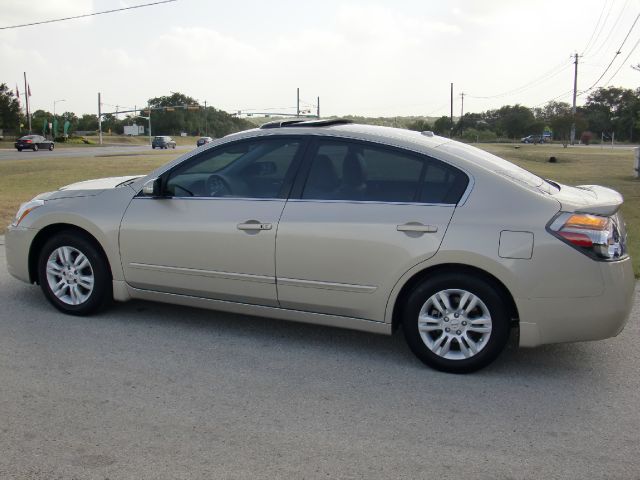 Nissan Altima 2010 photo 4