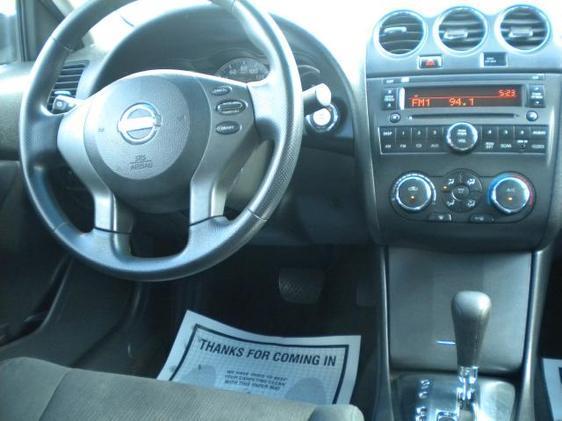 Nissan Altima 2010 photo 3