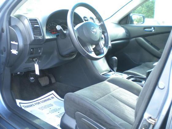 Nissan Altima 2010 photo 4