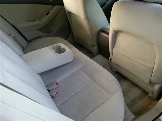 Nissan Altima 2010 photo 15