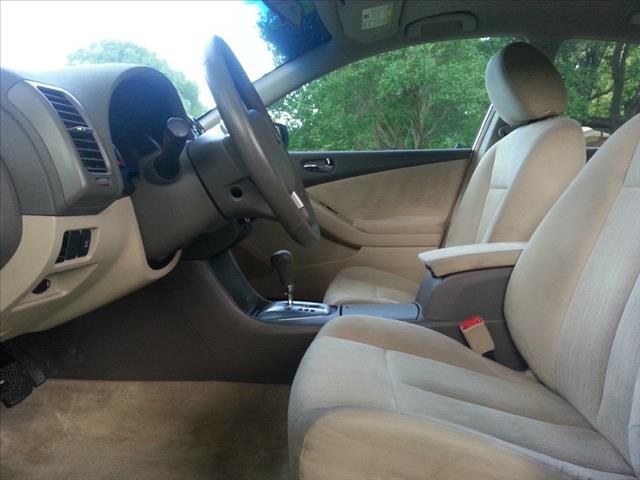 Nissan Altima 2010 photo 18