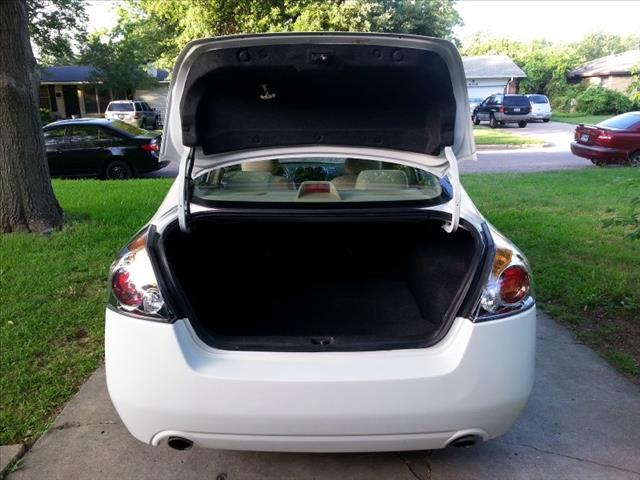 Nissan Altima 2010 photo 28