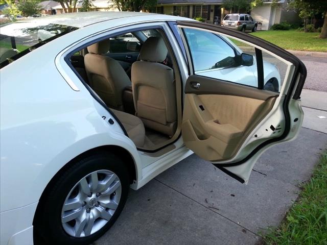 Nissan Altima 2010 photo 30