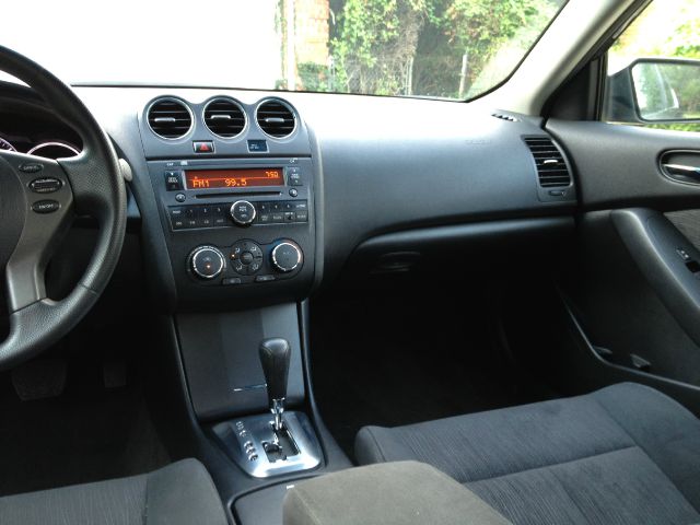 Nissan Altima 2010 photo 27