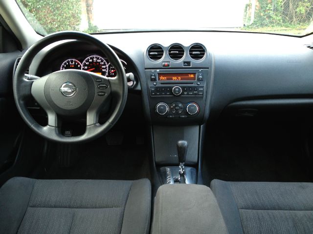 Nissan Altima 2010 photo 32