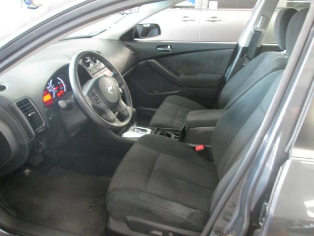 Nissan Altima 2010 photo 1