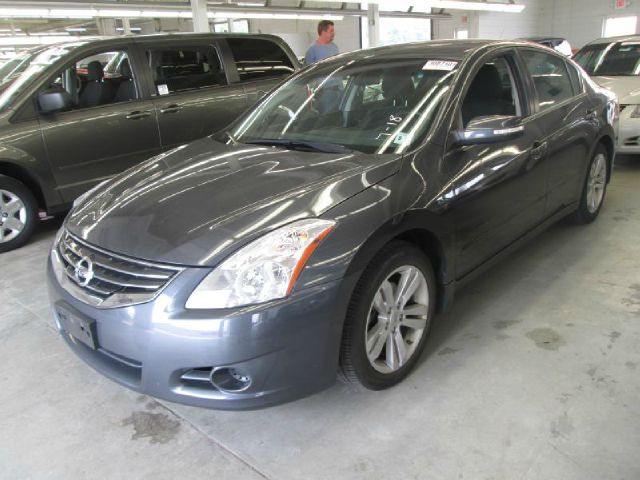 Nissan Altima 2010 photo 2