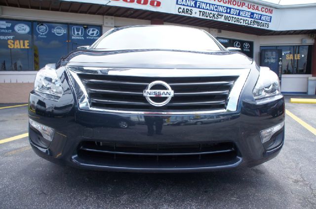 Nissan Altima 2010 photo 4