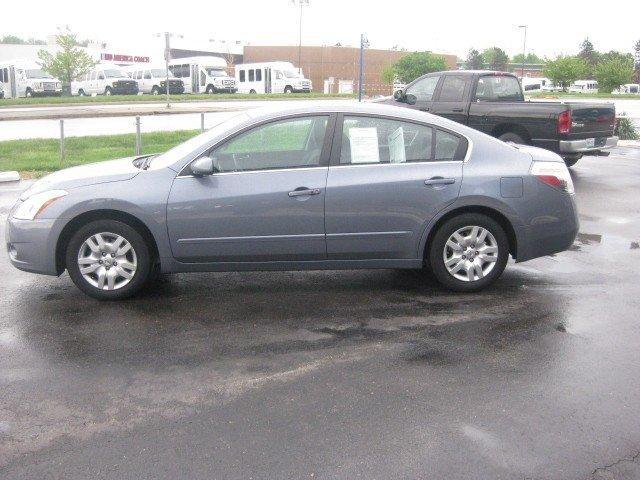 Nissan Altima 2010 photo 2