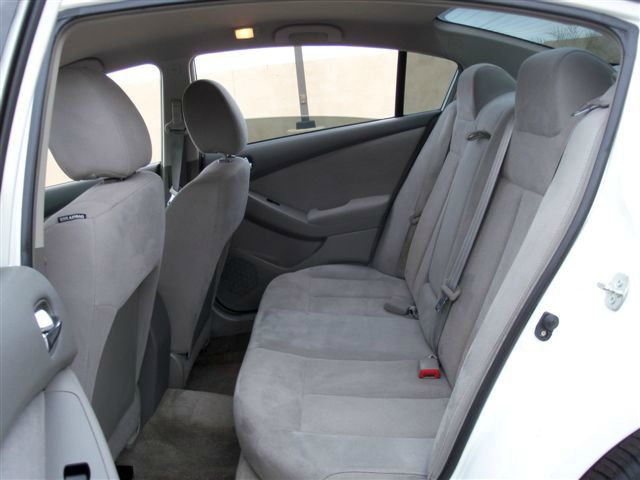 Nissan Altima 2010 photo 14