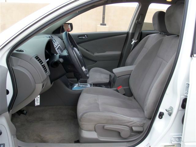 Nissan Altima 2010 photo 20