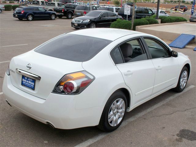 Nissan Altima 2010 photo 21