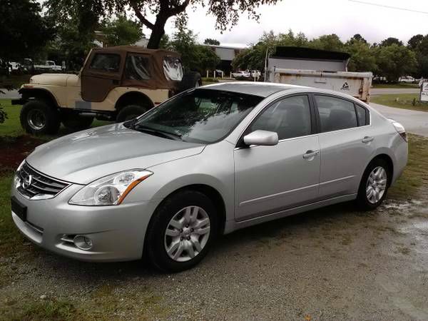 Nissan Altima 2010 photo 2