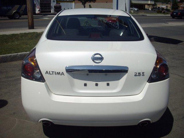 Nissan Altima 2010 photo 4