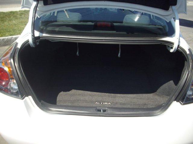 Nissan Altima 2010 photo 5