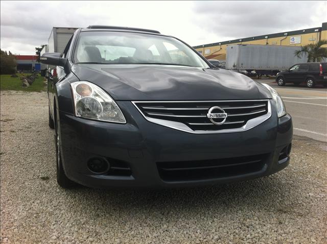 Nissan Altima 2010 photo 1