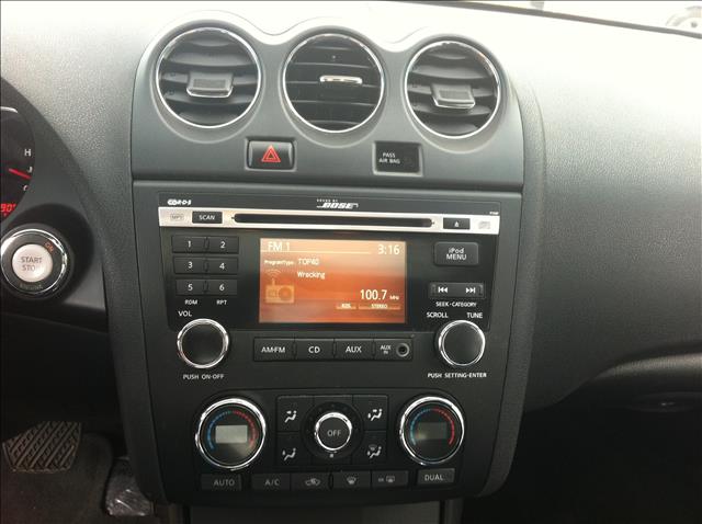 Nissan Altima 2010 photo 4