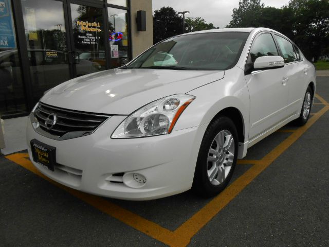 Nissan Altima 2010 photo 4