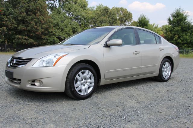 Nissan Altima 2010 photo 1