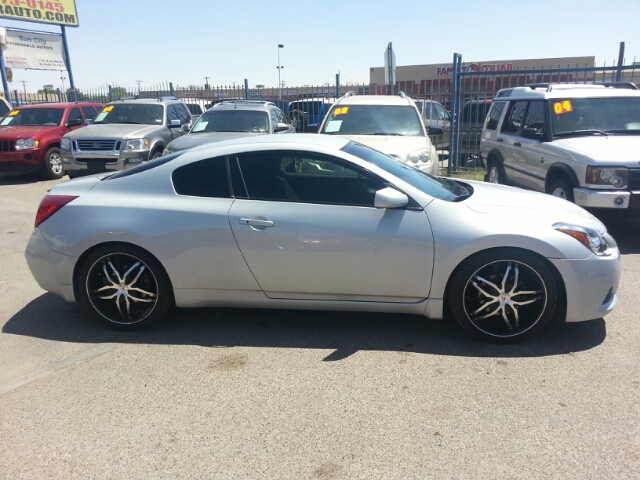 Nissan Altima 2010 photo 1