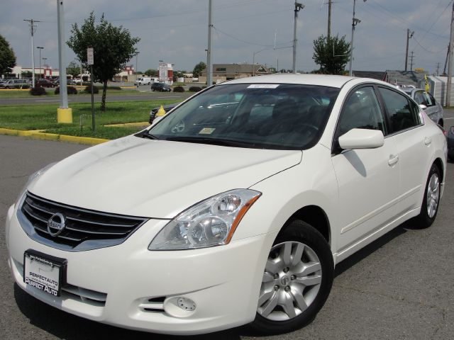 Nissan Altima 2010 photo 2