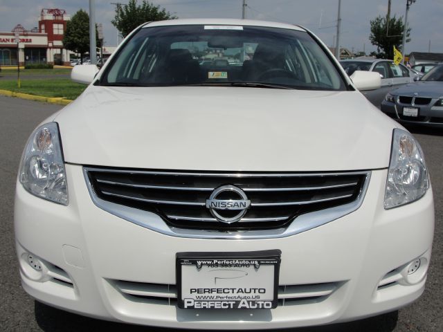 Nissan Altima 2010 photo 3