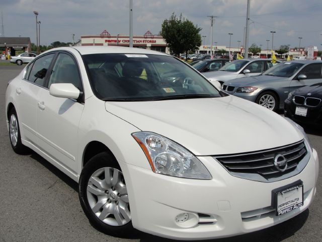 Nissan Altima 2010 photo 4