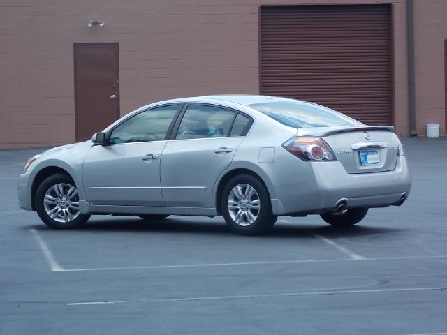 Nissan Altima 2010 photo 1