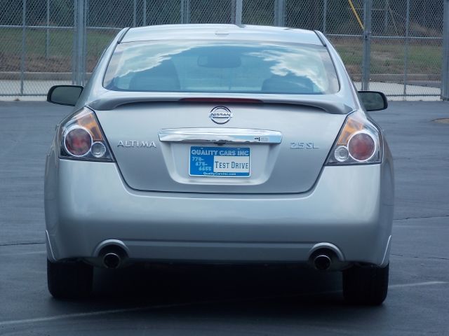 Nissan Altima 2010 photo 2