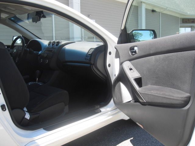 Nissan Altima 2010 photo 29