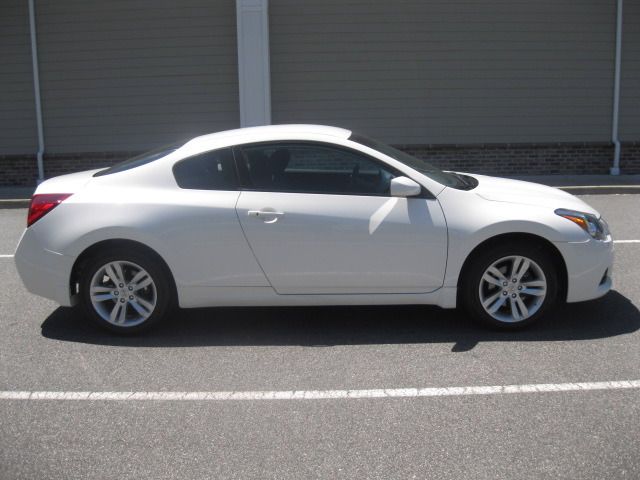 Nissan Altima 2010 photo 9