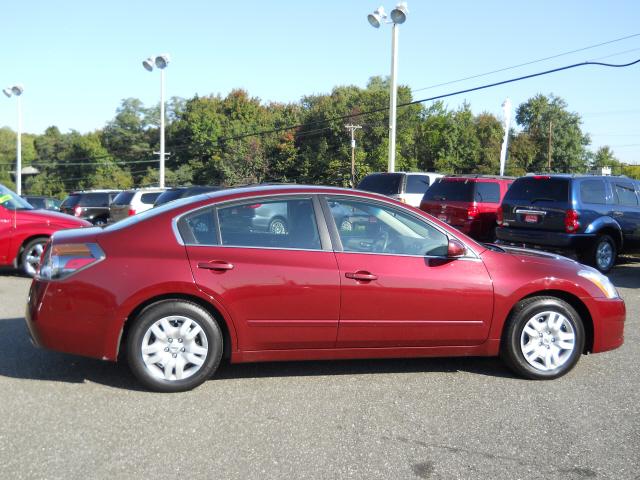 Nissan Altima 2010 photo 1