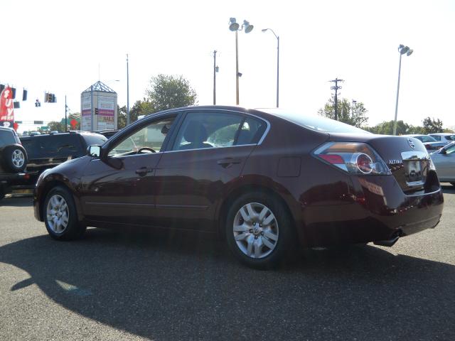 Nissan Altima 2010 photo 3