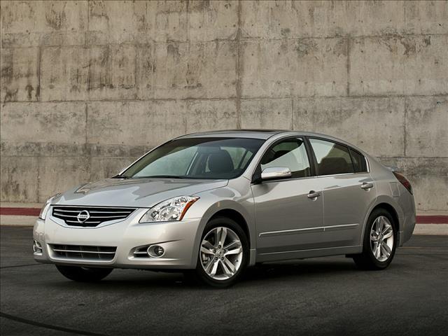 Nissan Altima 2010 photo 1