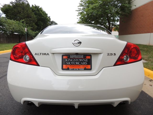 Nissan Altima 2010 photo 3