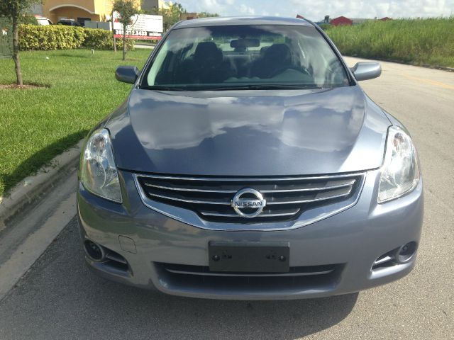 Nissan Altima 2010 photo 3