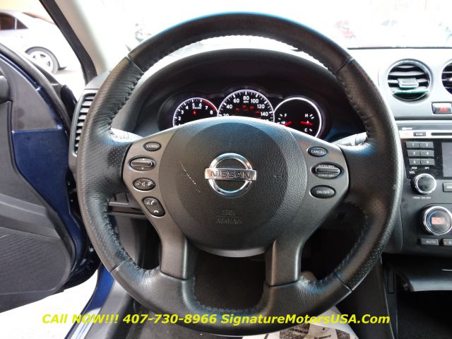 Nissan Altima 2010 photo 2