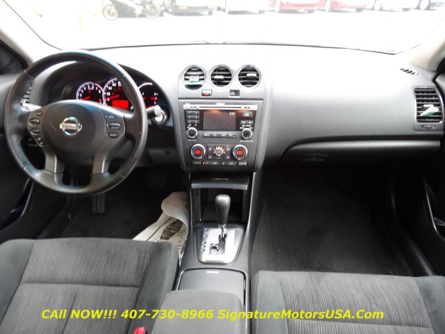 Nissan Altima 2010 photo 32