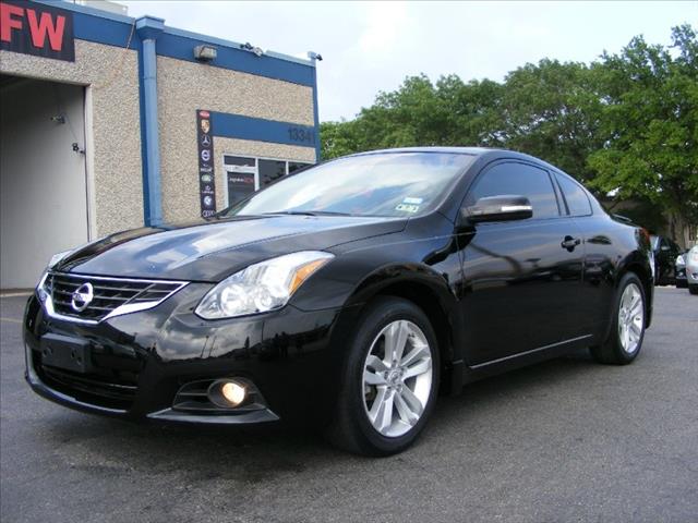 Nissan Altima 2010 photo 2